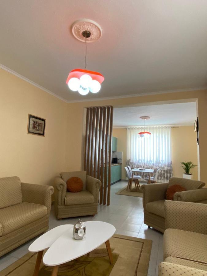 Guest House Tirana Exteriör bild